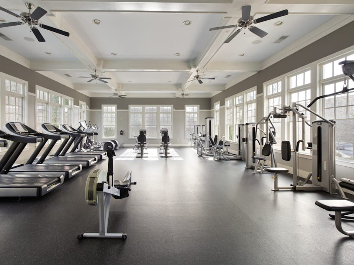 Clase en un gimnasio con cupos reservados online
